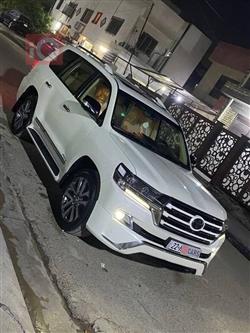 تۆیۆتا لاند کروزەر